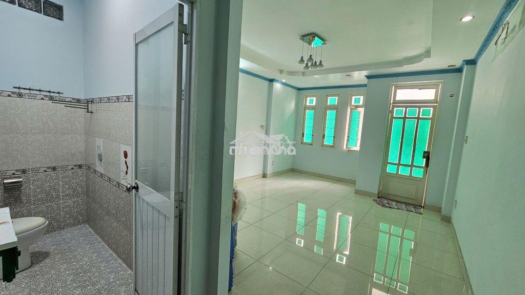 Bán nhà 75m2 ngang  4,3 nở hậu gần đất thánh tân bình không dính tod  - 3