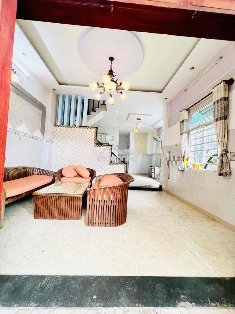 Cho thuê nhà dt 6x15m 1trệt 1lầu 4pn 3wc sân rộng ôtô hẻm 1 sẹc ngắn