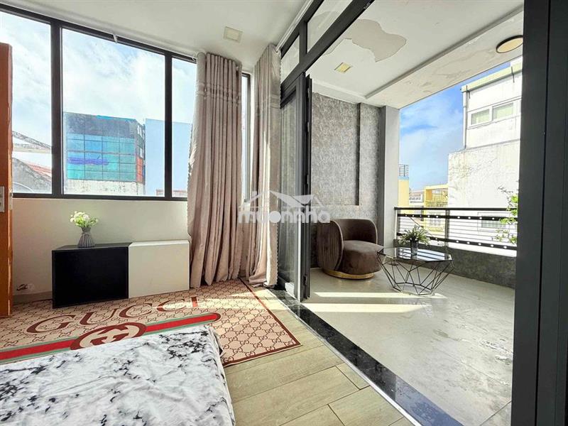 Căn hộ vuýp 2pn trần hưng đạo q5, ban công tách bếp, cuối tháng 9trống