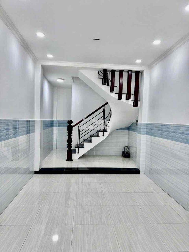 🏠 Nhà cho thuê mới sơn sữa ( p5 q8 cũ ) phường chánh hưng mới hẻm 3 gá - Ảnh 2