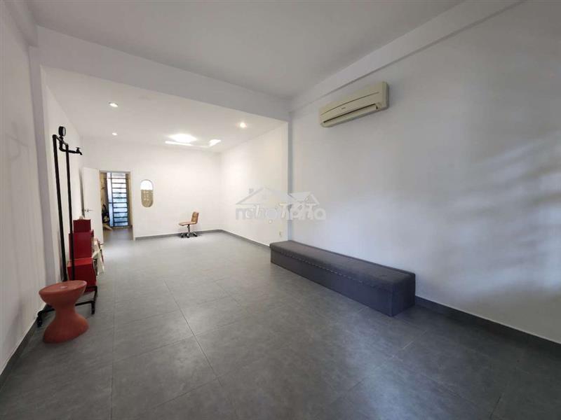 🏡 Cho thuê căn hộ chung cư trung tâm quận 3 – hẻm xe hơi