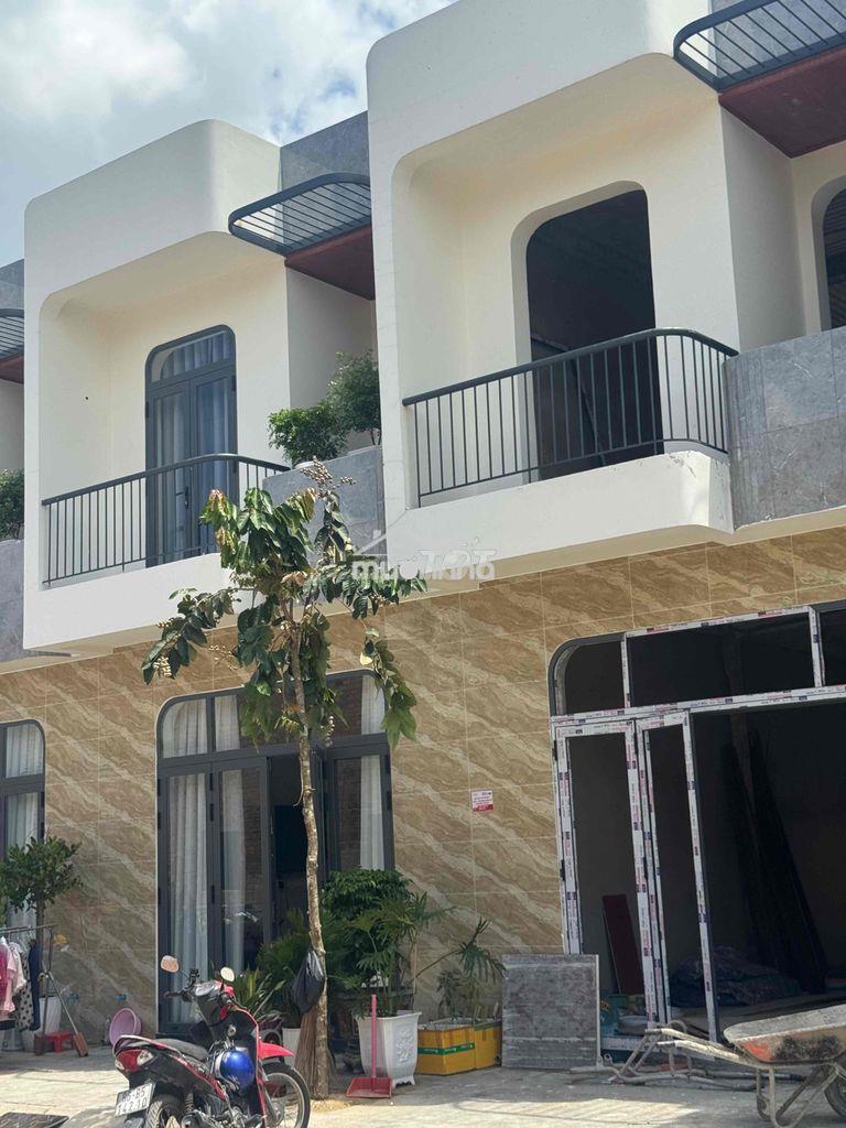Bán căn nhà phố 1 trệt 1 lầu giá trả trước 750 triệu