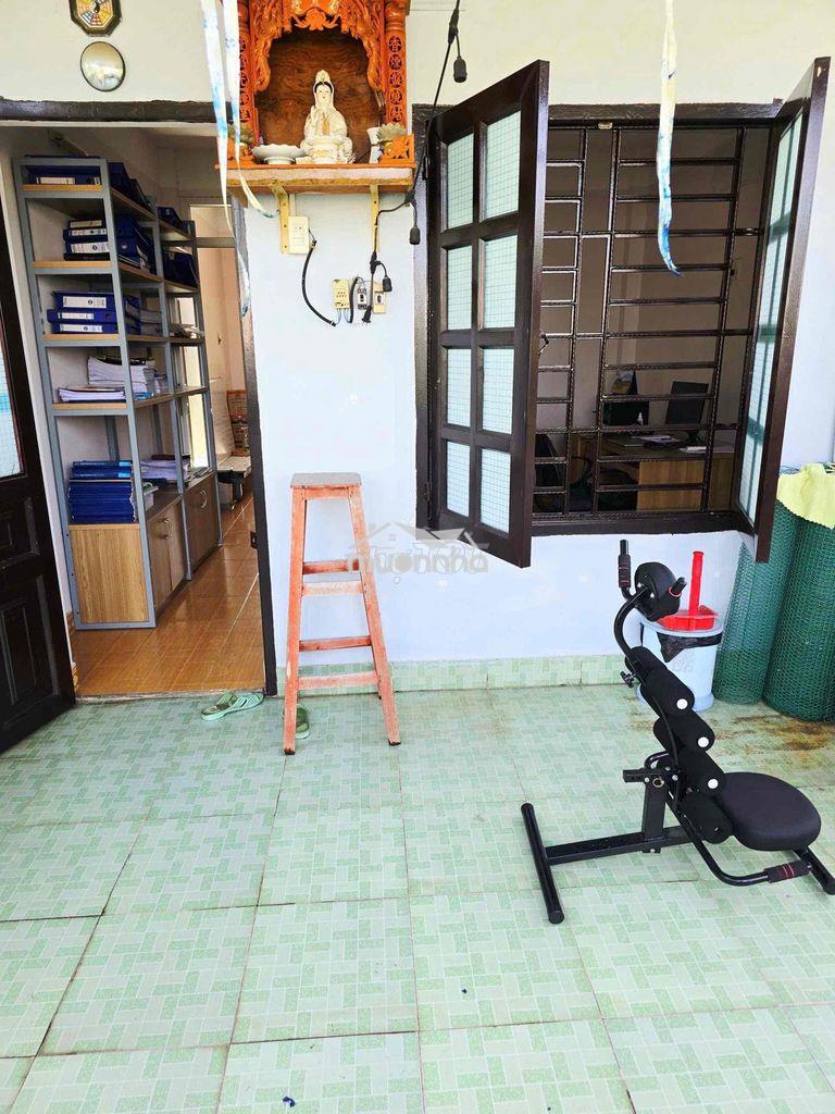 Nhà phố 94m2, 3 tầng, hoàn công đủ, đường ô tô, gần man thiện