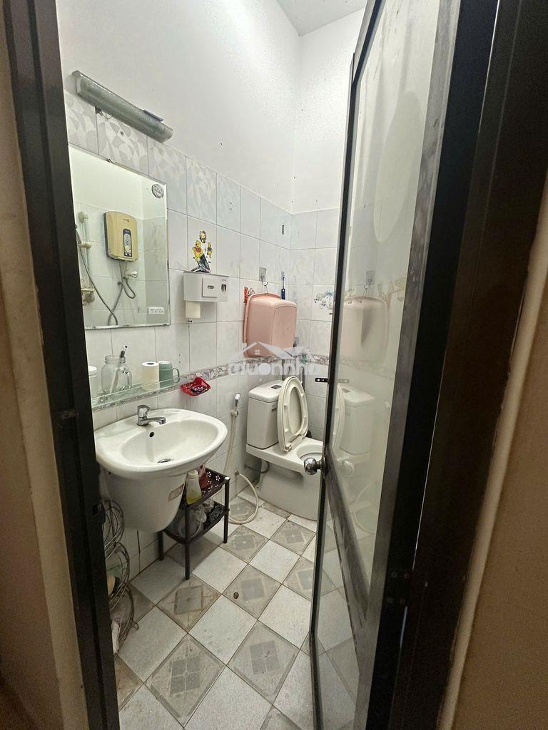 Phòng trọ 2 triệu tt q.3 - wc riêng
