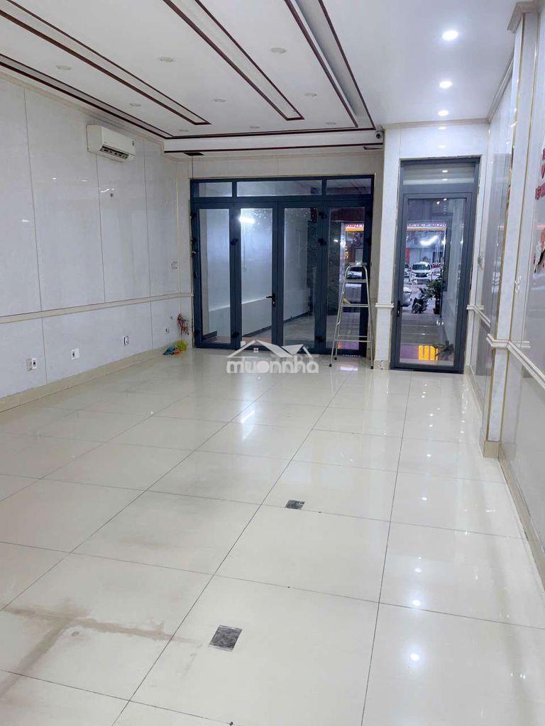 Cho thuê nhà mặt tiền có thang máy - Ảnh 2