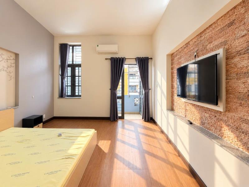 Cho thuê căn hộ 1 phòng ngủ cao cấp 40m2 có ban công, full nội thất -đinh bộ lĩnh, bình thạnh gần ngã tư hàng xanh, ftu, uth, hiu, uef