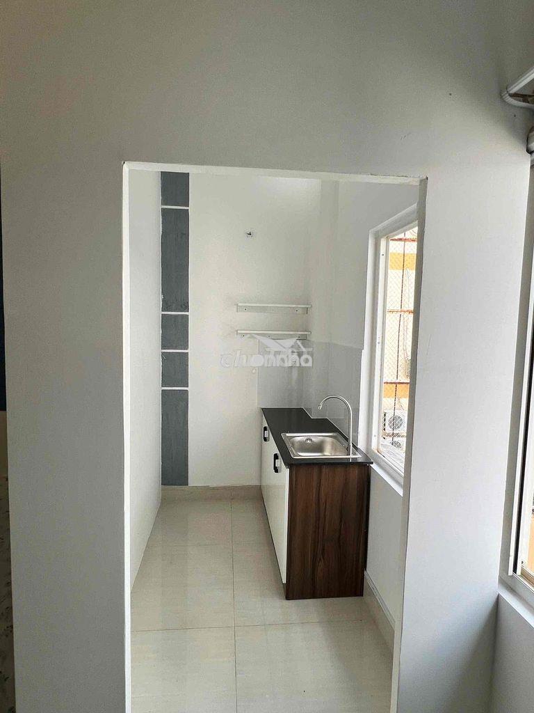 Studio cửa sổ full nội thất, tách bếp sát cầu nguyễn văn cừ - Ảnh 4