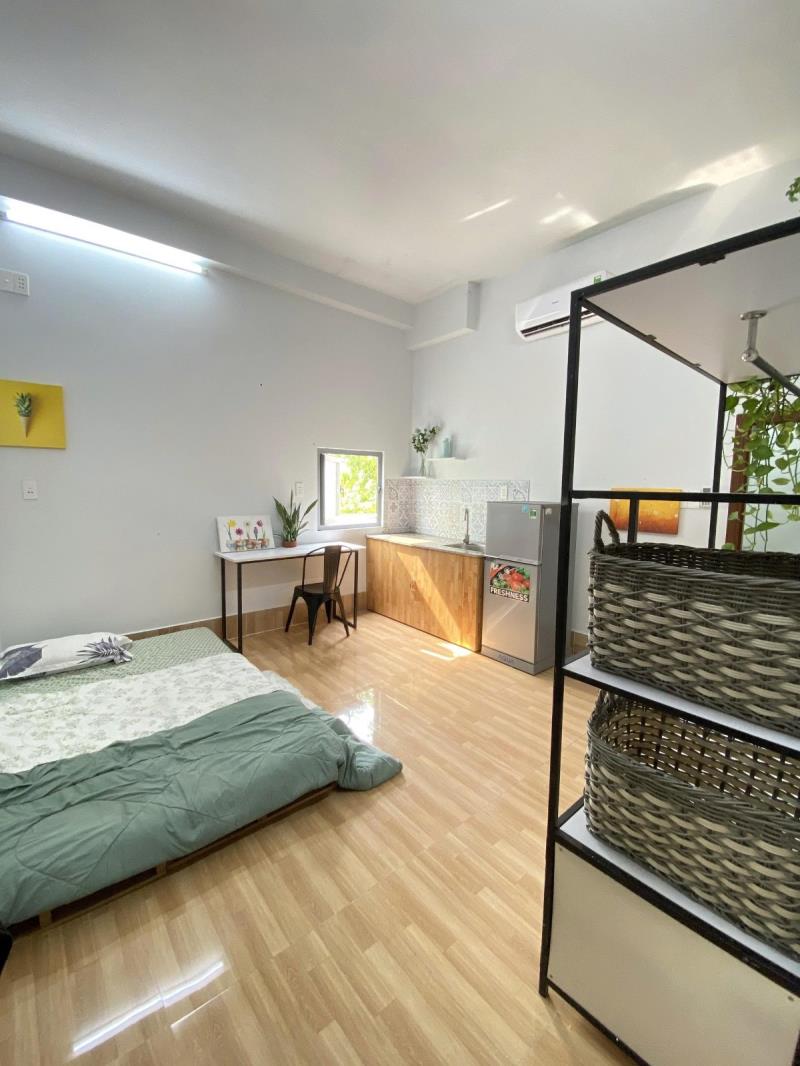 Cho thuê phòng có cửa sổ lớn thoáng mát full nội thất đường hồ văn huê quận phú nhuận, sát q1, q3 - Ảnh 1