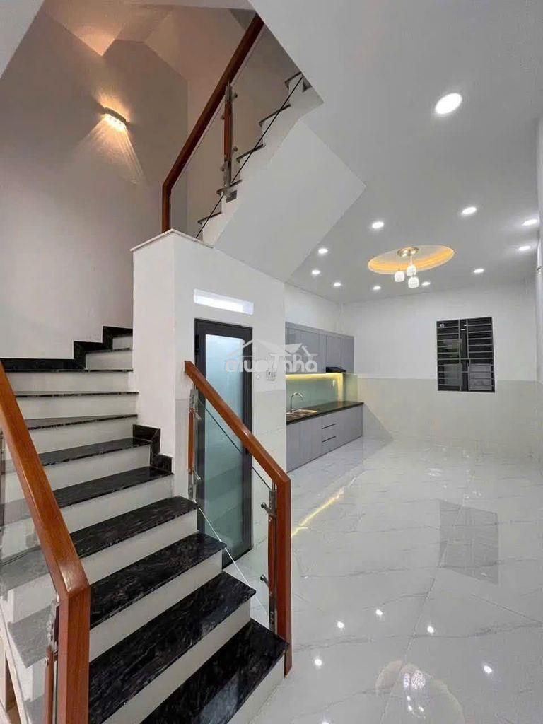 Cho thuê nguyên căn đường âu dương lân q8