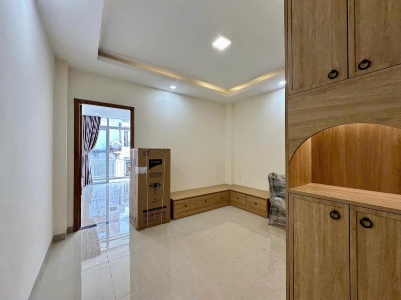 Cho thuê căn hộ có ban công và cửa sổ lớn thoáng mát full nội thất đường đào duy anh quận phú nhuận, sát bình thạnh, quận 1 gần sân bay tân sơn nhất - Ảnh 2