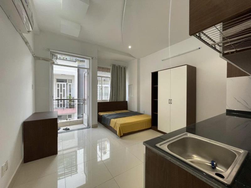 Cho thuê căn hộ có ban công rộng view thoáng mát full nội thất đường tăng bạt hổ quận bình thạnh, sát phú nhuận, quận 1