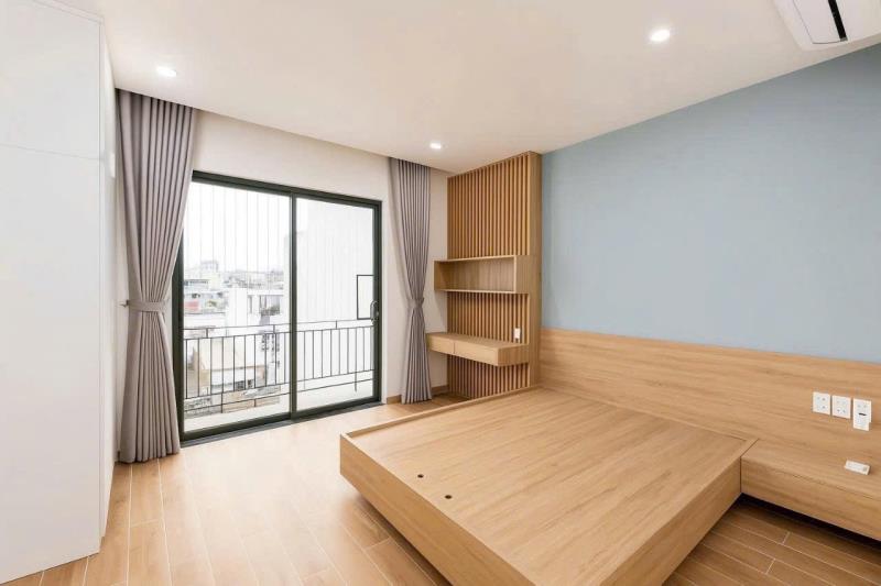 Góc phòng 30m2 ban công chill tone gỗ ấm áp, ngay trung tâm phan xích long - Ảnh 1