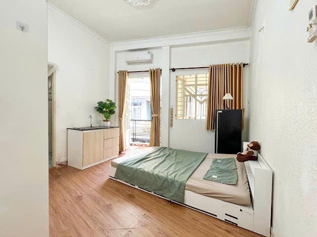 Cho thuê căn hộ có ban công và cửa sổ lớn thoáng mát full nội thất đường phùng văn cung quận phú nhuận, sát bình thạnh, quận 1 - Ảnh 4