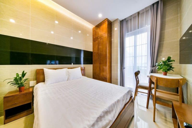 Căn hộ có ban công cực thoáng full nội thất gỗ sang trọng ngay phùng văn cung, phú nhuận! - Ảnh 3