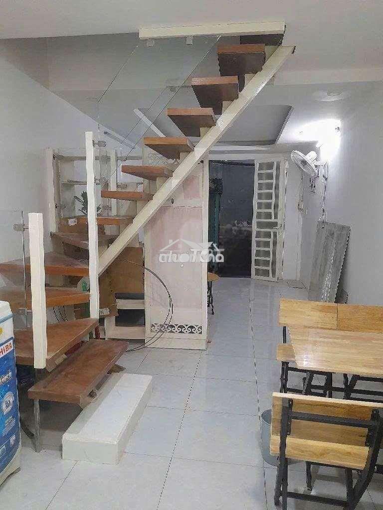 Nhà 1 trệt 1 lầu có nội thất 3x10m 2 phòng hẻm 137 trần dinh xu - Ảnh 3