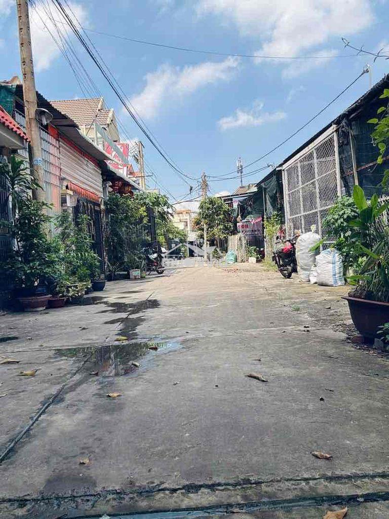 Bán xưởng 250m2 có 80m2 thổ cư đường trần văn mười