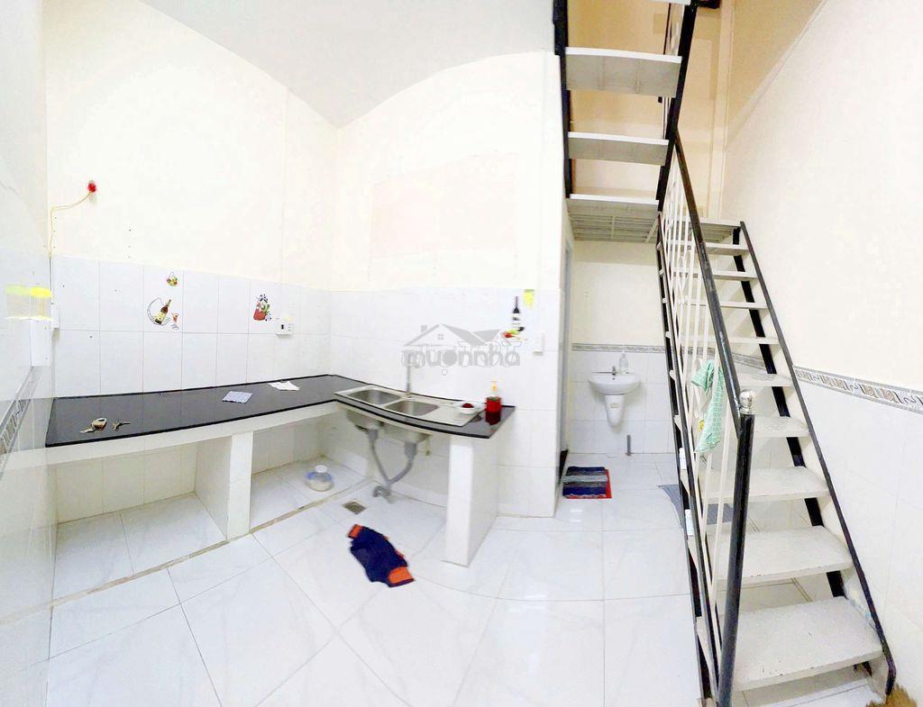 Cho thuê nhà hẻm thông hoàng hoa thám phú nhuận 3.53mx8m 2pn 2wc - Ảnh 3