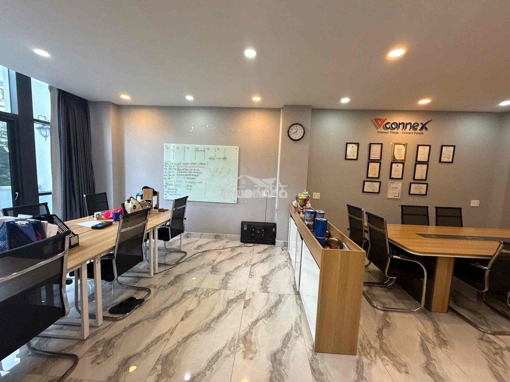 Văn phòng 100m2 full nt, ngăn kính sẵn phòng gđ có thang máy - Ảnh 2