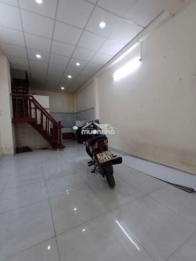Nhà cmt8 sát mt hẻm rộng trệt 2 lầu - Ảnh 3