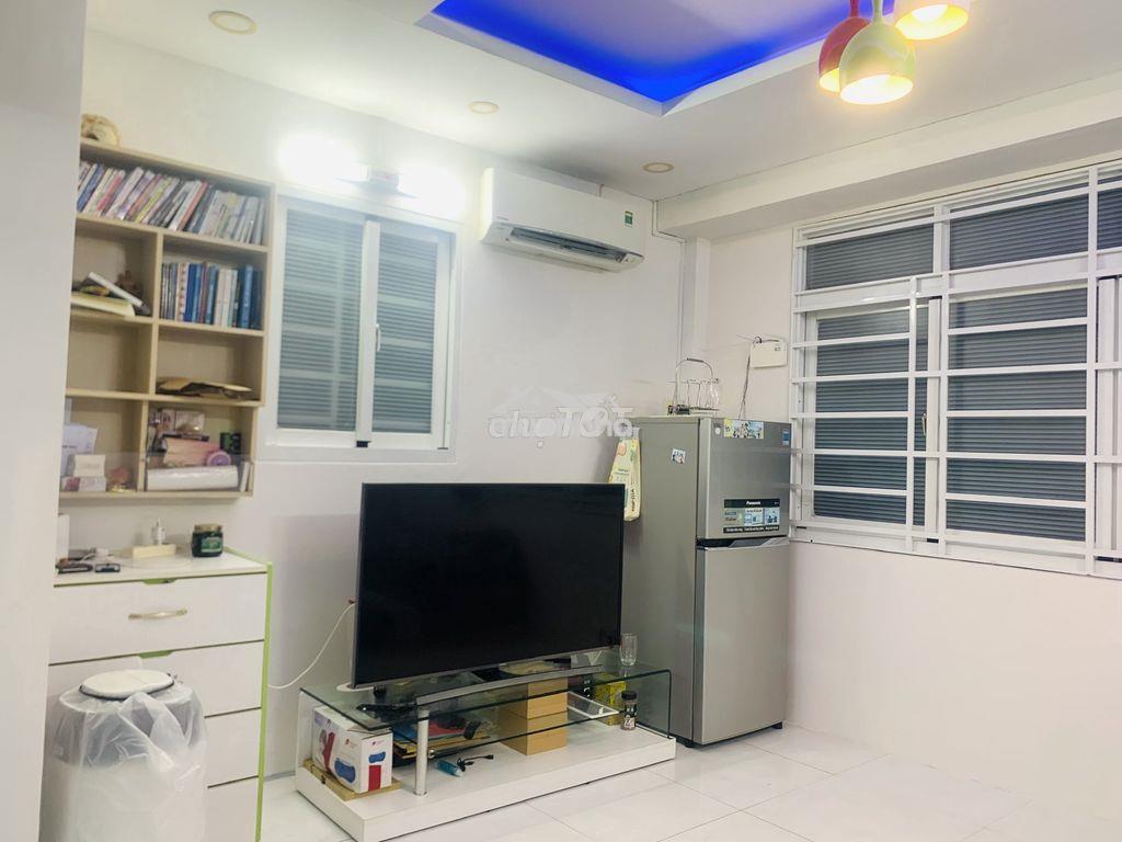Nhà quận 10 giá rẻ, hẻm rộng thông 3 đường chính, đầy đủ nội thất - Ảnh 2
