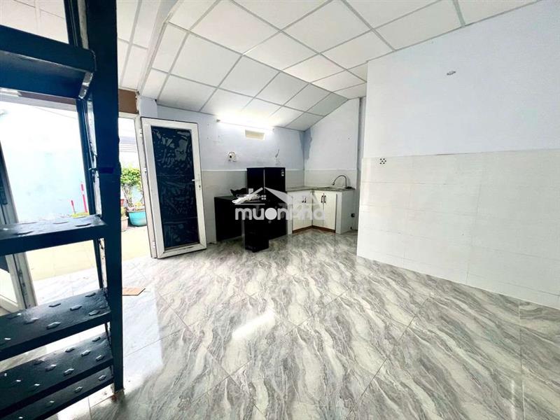 Nhà nguyên căn 1 trệt 1 lầu full nội thất ngay đh bách khoa quận 10