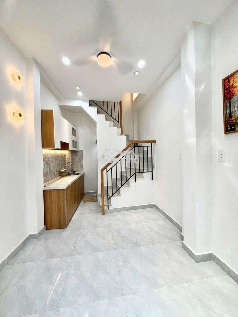 Nhà 4 tầng phan xích long phú nhuận, hxh, 3,1tỷ 