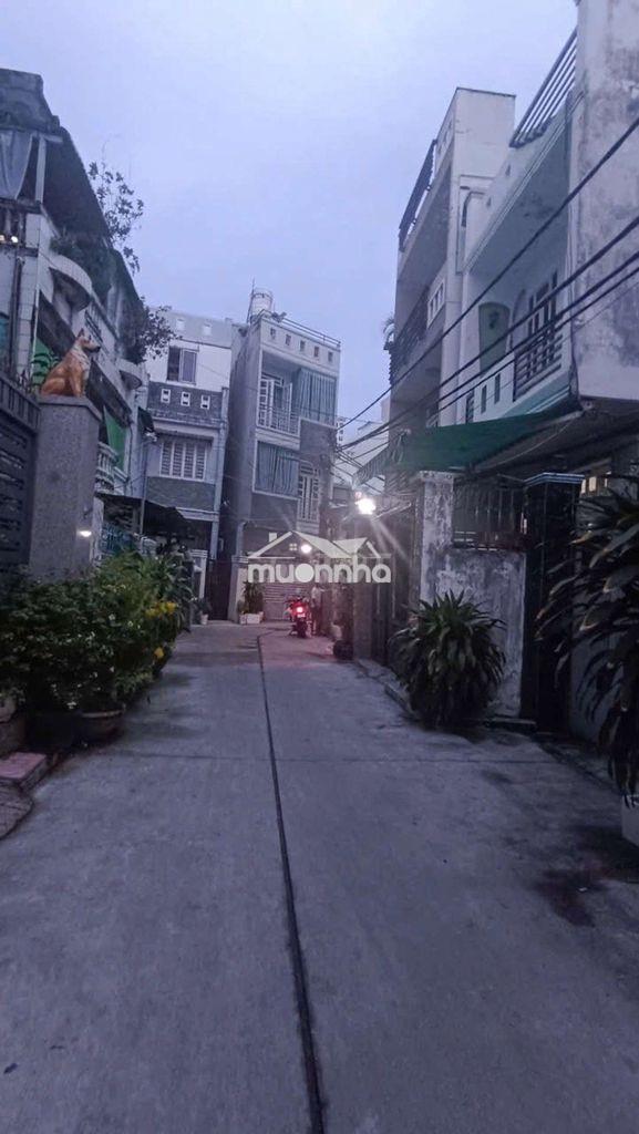 Chính chủ bán nhà đẹp hxh vuông , 2 tầng , kdc đồng bộ an ninh,