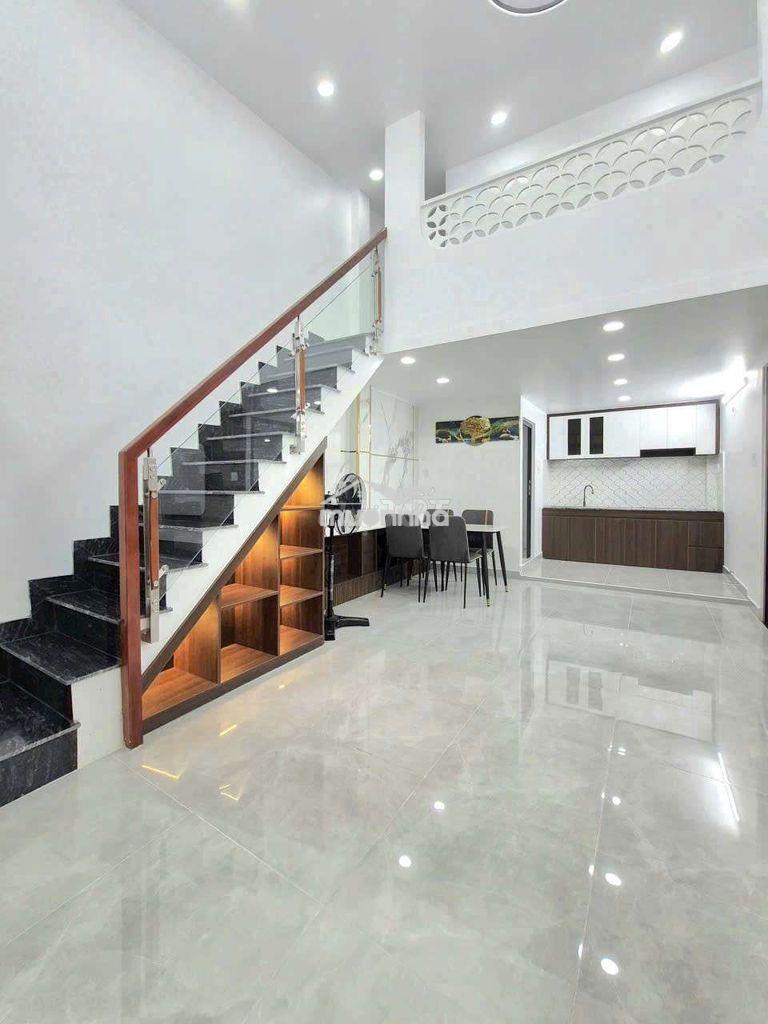 Bán nhà đẹp diện tích khủng cách htp chỉ 50m 