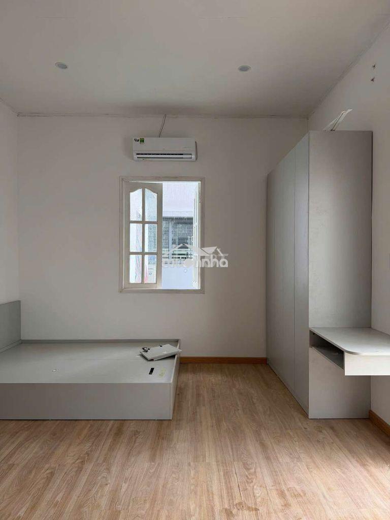 Căn hộ vừa khai trương full nt , ban công ngay trục đường lớn trần não - Ảnh 3