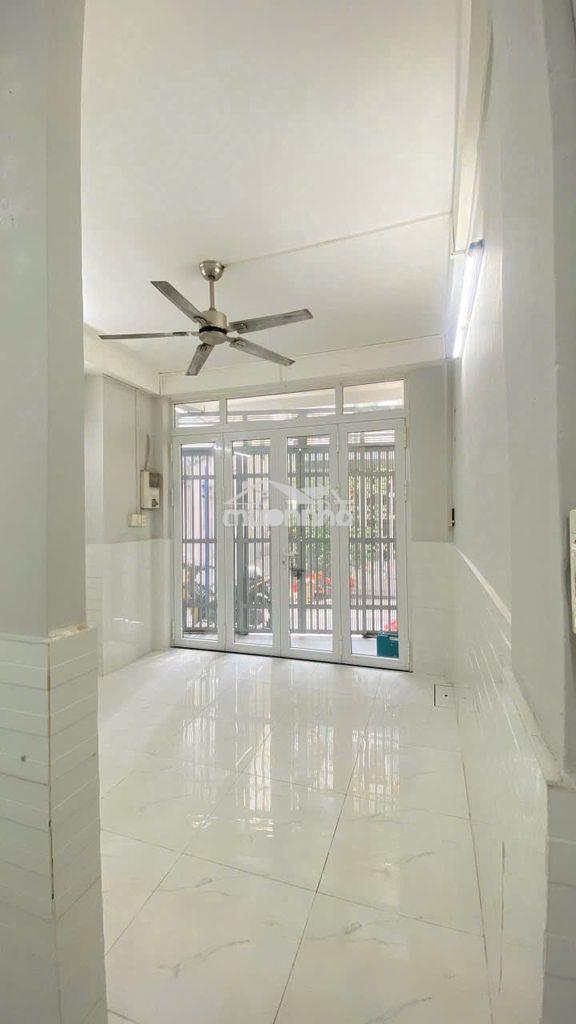 Nhà cho thuê nguyễn tri phương quận 10 ( 3,5 x 9 trệt, 1 lầu/ 2pn )