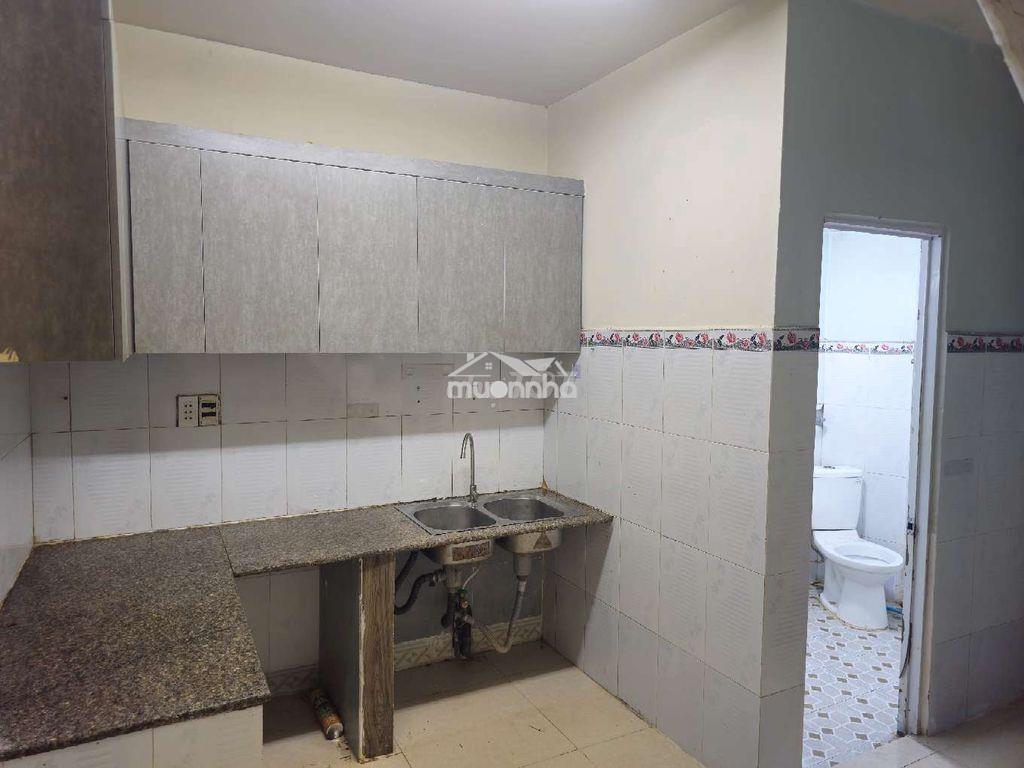 Cho thuê nhà 1 trệt 1 lầu 3 phòng ngủ sạch sẽ, hẻm huỳnh tấn phát - Ảnh 2