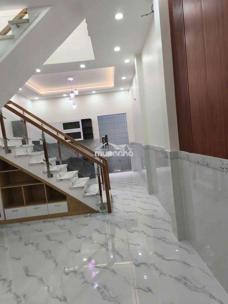 Hẻm  ô tô ,3 tầng ,68 m2 chỉ 4,3 tỷ 