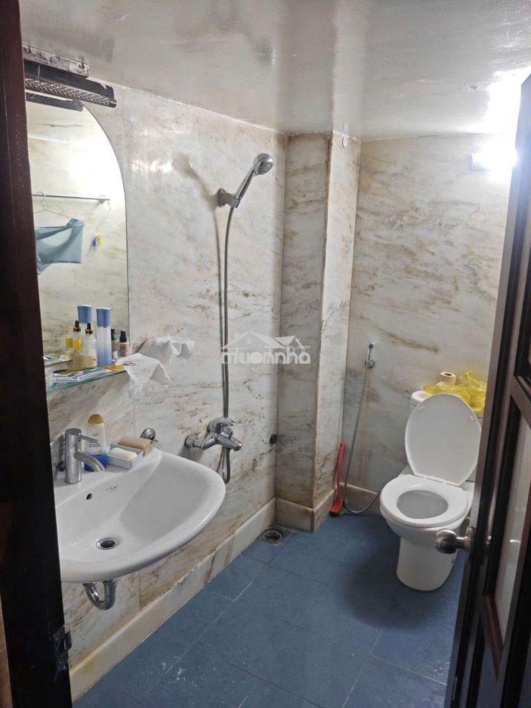 Nhà hẻm xe hơi q10 kdtd 22tr - Ảnh 4