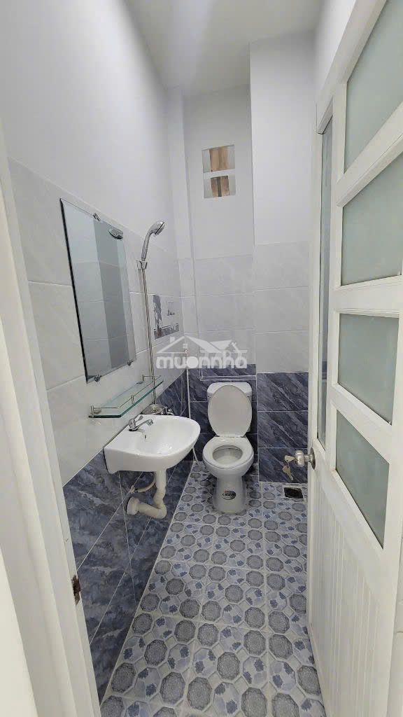 Nhà hẻm xe hơi lạc long quân, trệt lửng 2 lầu, 2pn, 3.5x8m - Ảnh 4