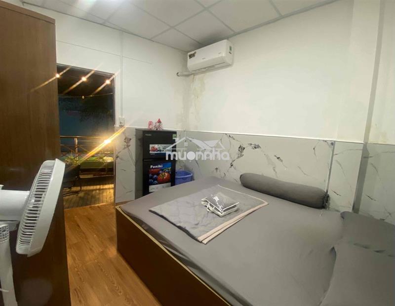 Chính chủ cho thuê studio ban công tách bếp nằm ngay trung tâm