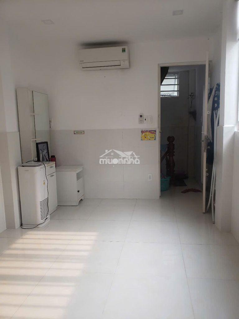 Cho thuê nhà nguyên căn 1 trệt, 2 lầu, sân thượng, đầy đủ nội thất