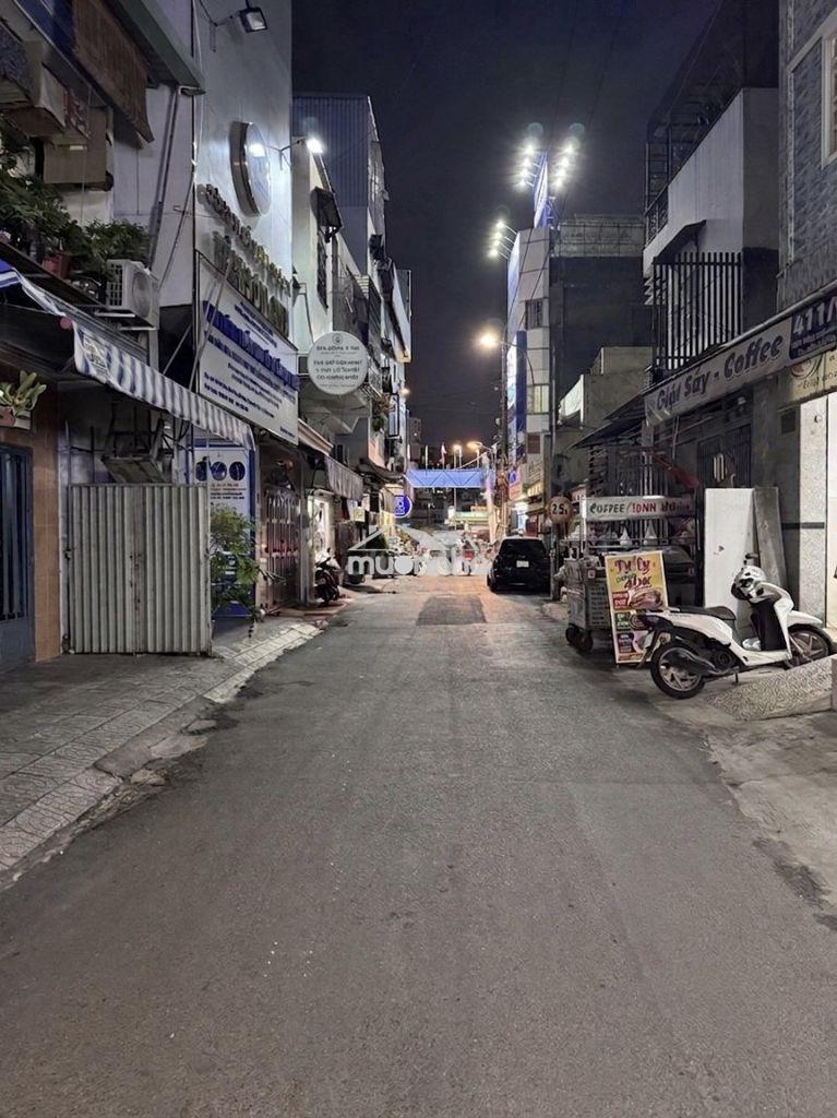 Nhà 1 lầu chính chủ 20 năm ngay hàng xanh đh hutech - Ảnh 1