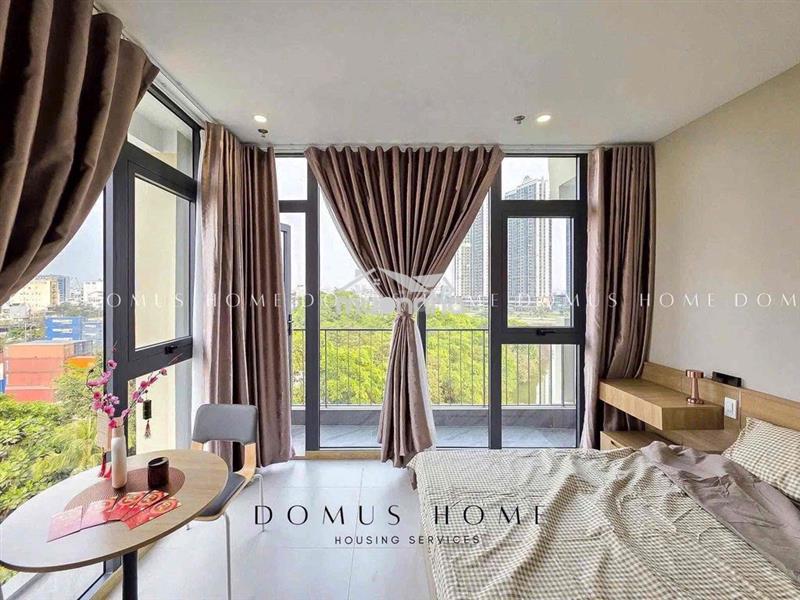 Cho thuê căn hộ studio ban công full nội thất view thành phố quận 7
