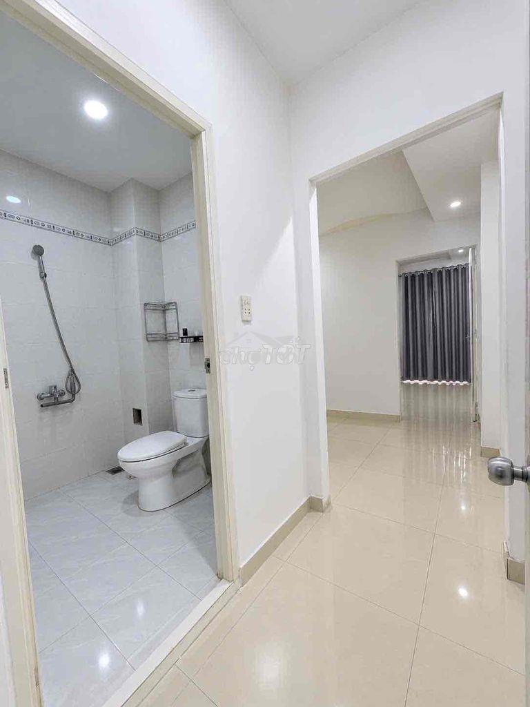 1 phòng ngủ tách bếp ngay công viên phú lâm