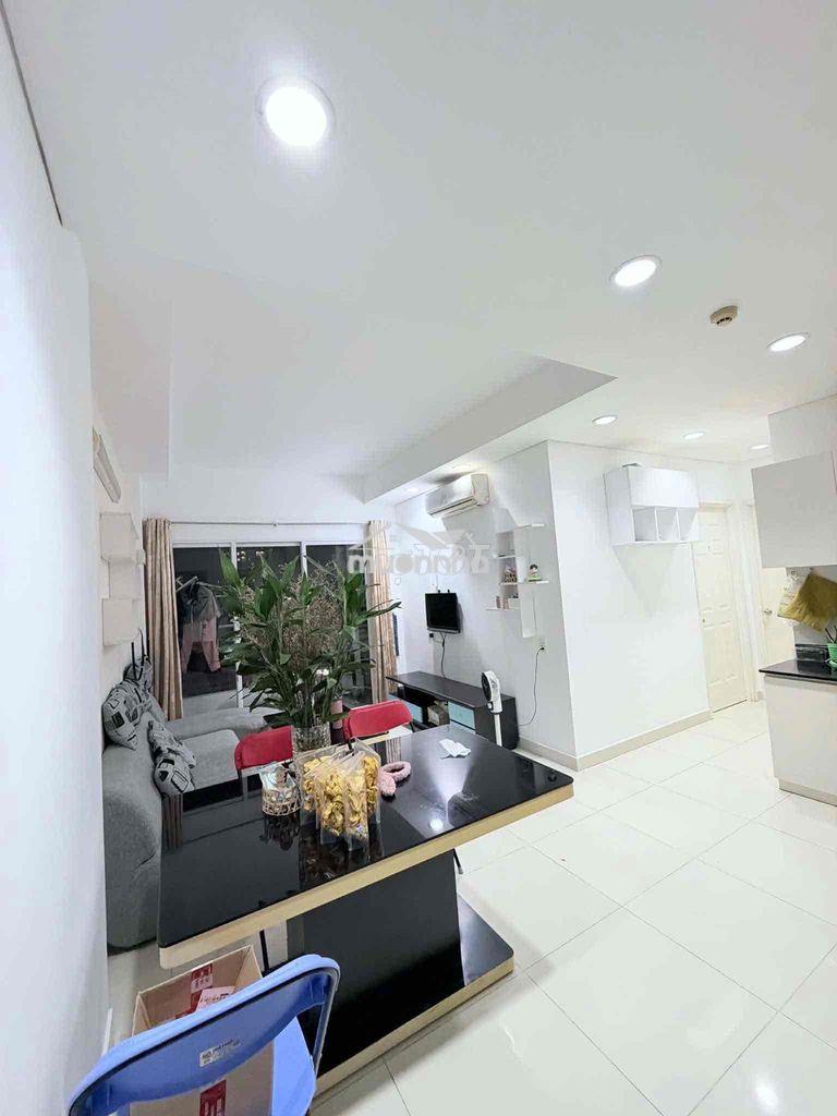 Cho thuê ch hoa sen, 63m2 2pn 2wc, gần đầy đủ nội thất