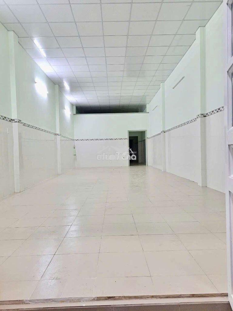 Nhà kho 8tr 150m2( 5×30_1pn)