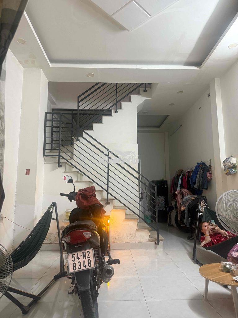 Nhà cho thuê 1806 huỳnh tấn phát nhà bè