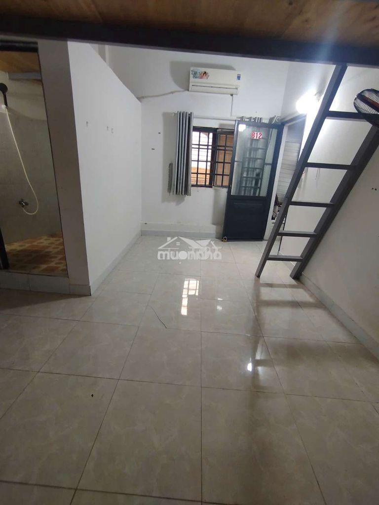 Có máy lạnh,cách ngã tư hậu giang 500m, cách đại học mở quận 6 2,6 km